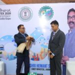 उद्योग सचिव श्री अरवा राजकमल ने भारत टेक्स 2026 में झारखंड पवेलियन सहित विभिन्न राज्यों के पवेलियनों का भ्रमण किया अवलोकन IMG-20260717-WA0033(1)