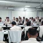 पलामू पुलिस कप्तान कपिल चौधरी ने जिला अपराध गोष्ठी की समीक्षा बैठक की। बैठक में लंबित कांडों के निष्पादन, वारंट- कुर्की, अपराध नियंत्रण, मादक पदार्थों की रोकथाम, डायल-112, बीट पुलिसिंग तथा जेल से छूटे अपराधियों की निगरानी को लेकर सभी थाना प्रभारियों को आवश्यक निर्देश दिए। IMG-20260717-WA0043