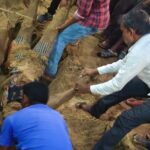 कोयल नदी की बालू में दफन मिला लापता युवक का शव, हत्या की आशंका IMG-20260717-WA0050