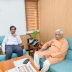 माननीय सांसद श्री विष्णु दयाल राम ने नई दिल्ली स्थित परिवहन भवन में सड़क परिवहन एवं राजमार्ग मंत्रालय, भारत सरकार के सचिव श्री वी० उमाशंकर से मुलाकात की IMG-20260801-WA0037