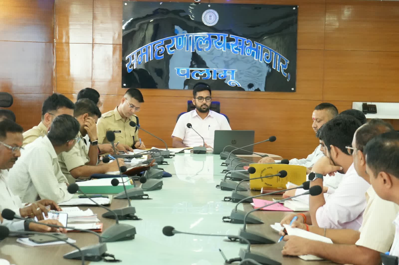 सड़क दुर्घटनाओं पर डीसी ने जताई चिंता,दुर्घटना संभावित स्थलों के लिए बनेगी विशेष कार्य योजना